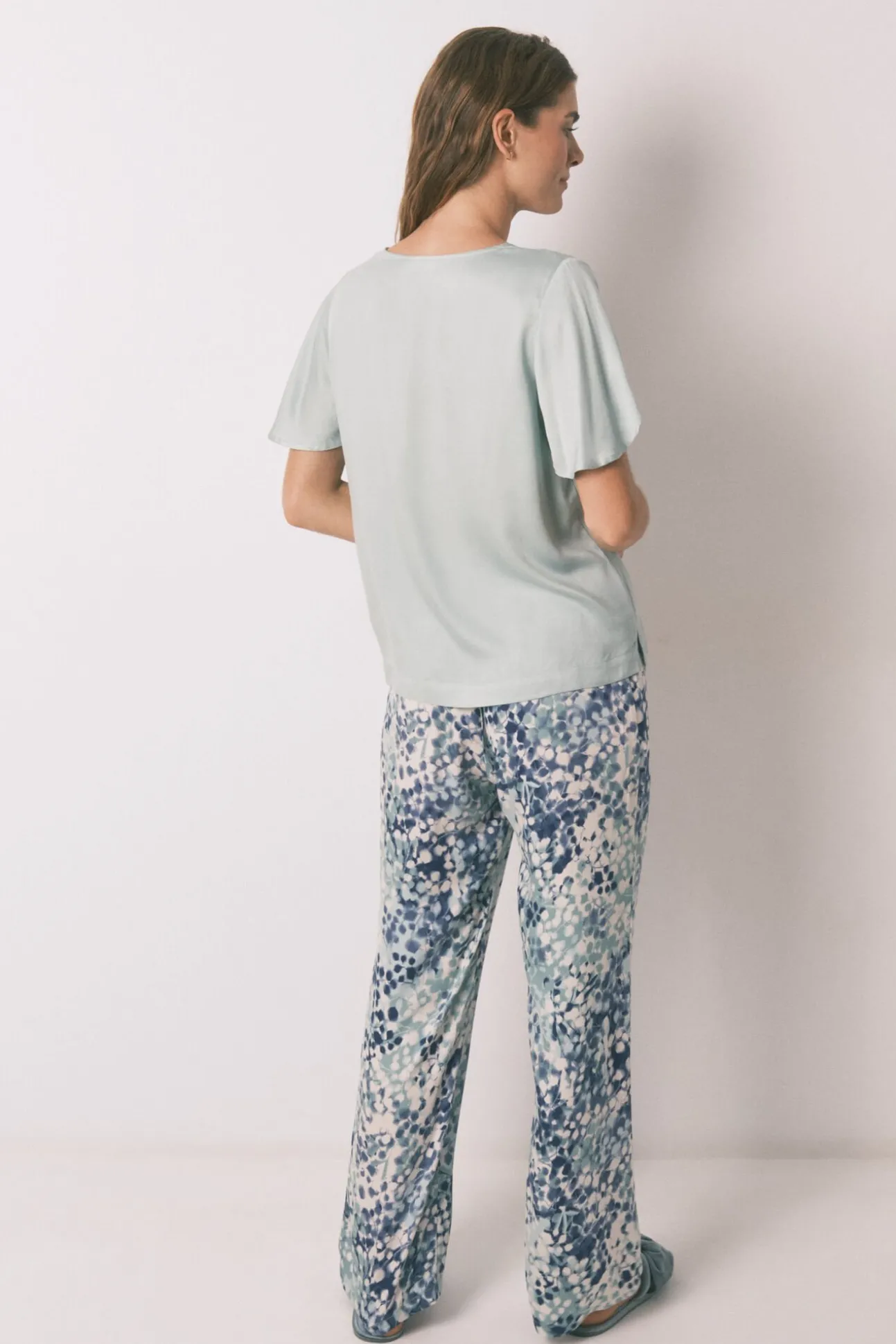 Pijama de cetim viscose floral verde