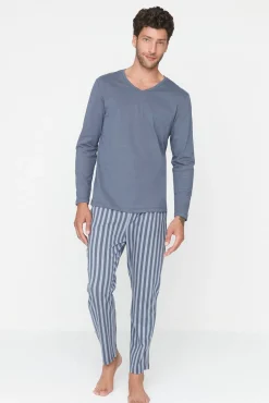 Pijama de malha de estampado de corte regular em azul claro