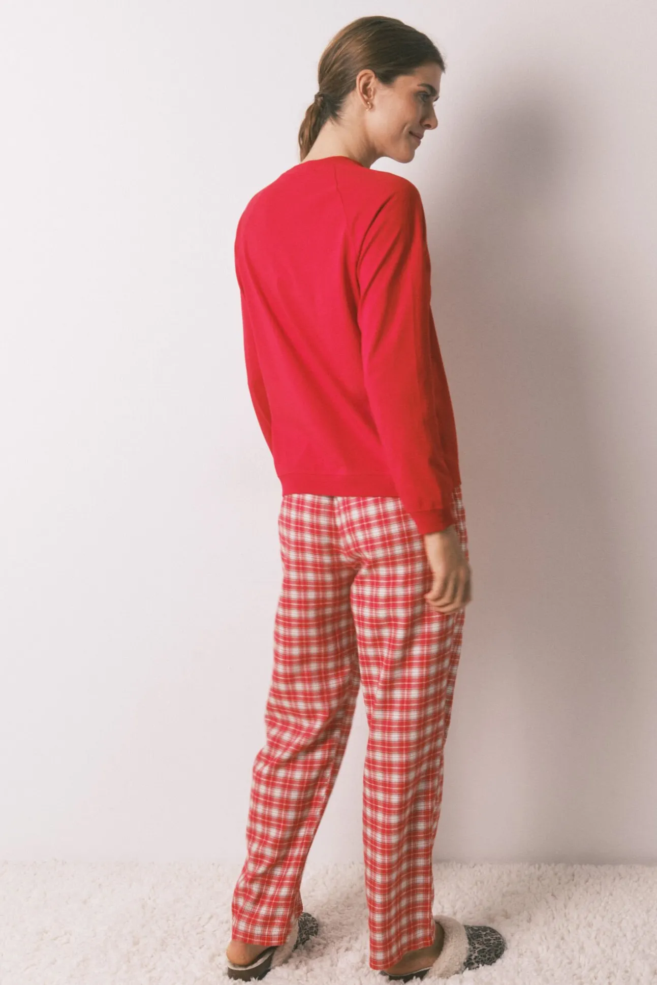 Pijama longo 100% algodão estampado xadrez vermelho Snoopy