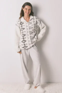 Pijama longo de borrego e pijama comprido de polar estampado