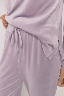 Pijama longo de veludo lilás