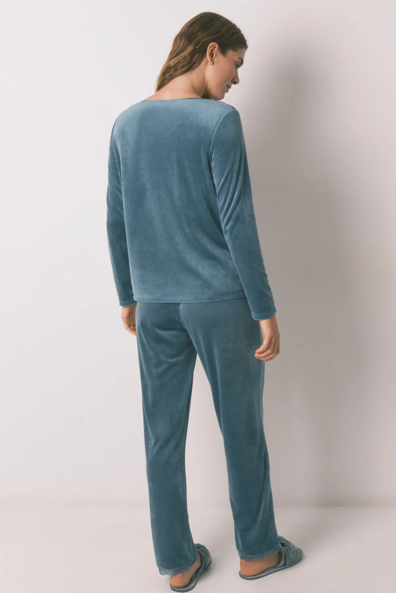 Pijama longo de veludo verde