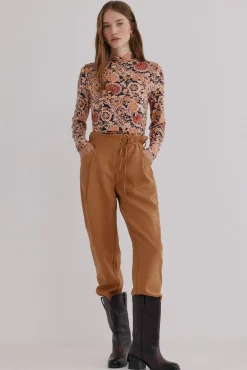 Piper. Calça de laçada