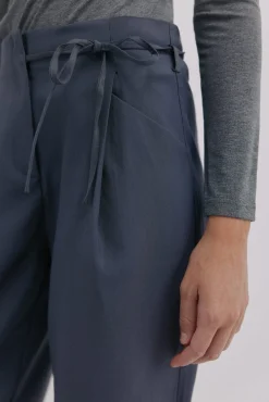 Piper. Calça de laçada
