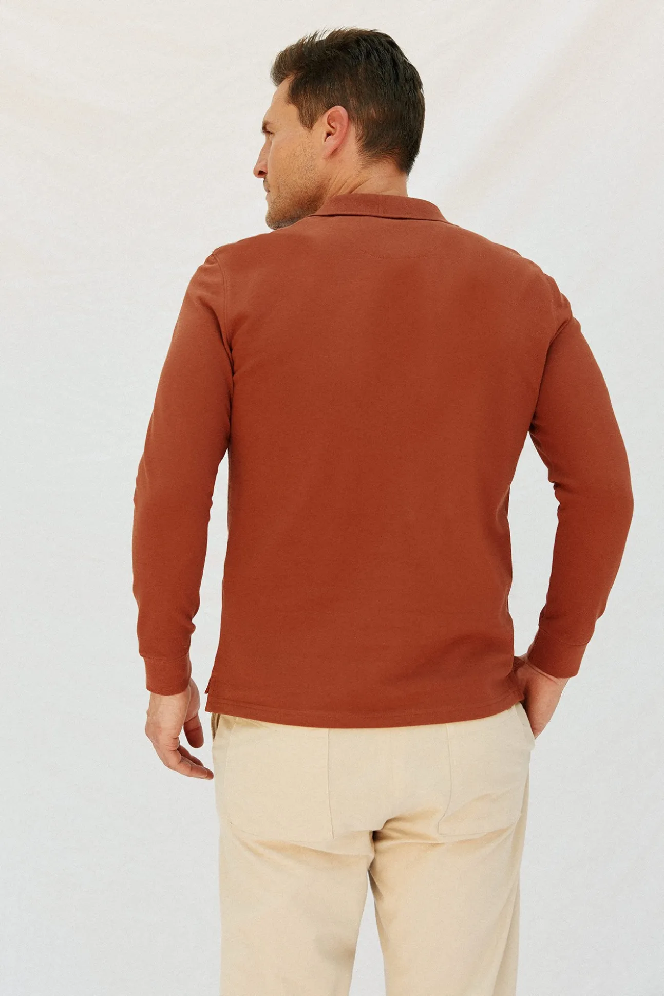 Polo básico de manga comprida