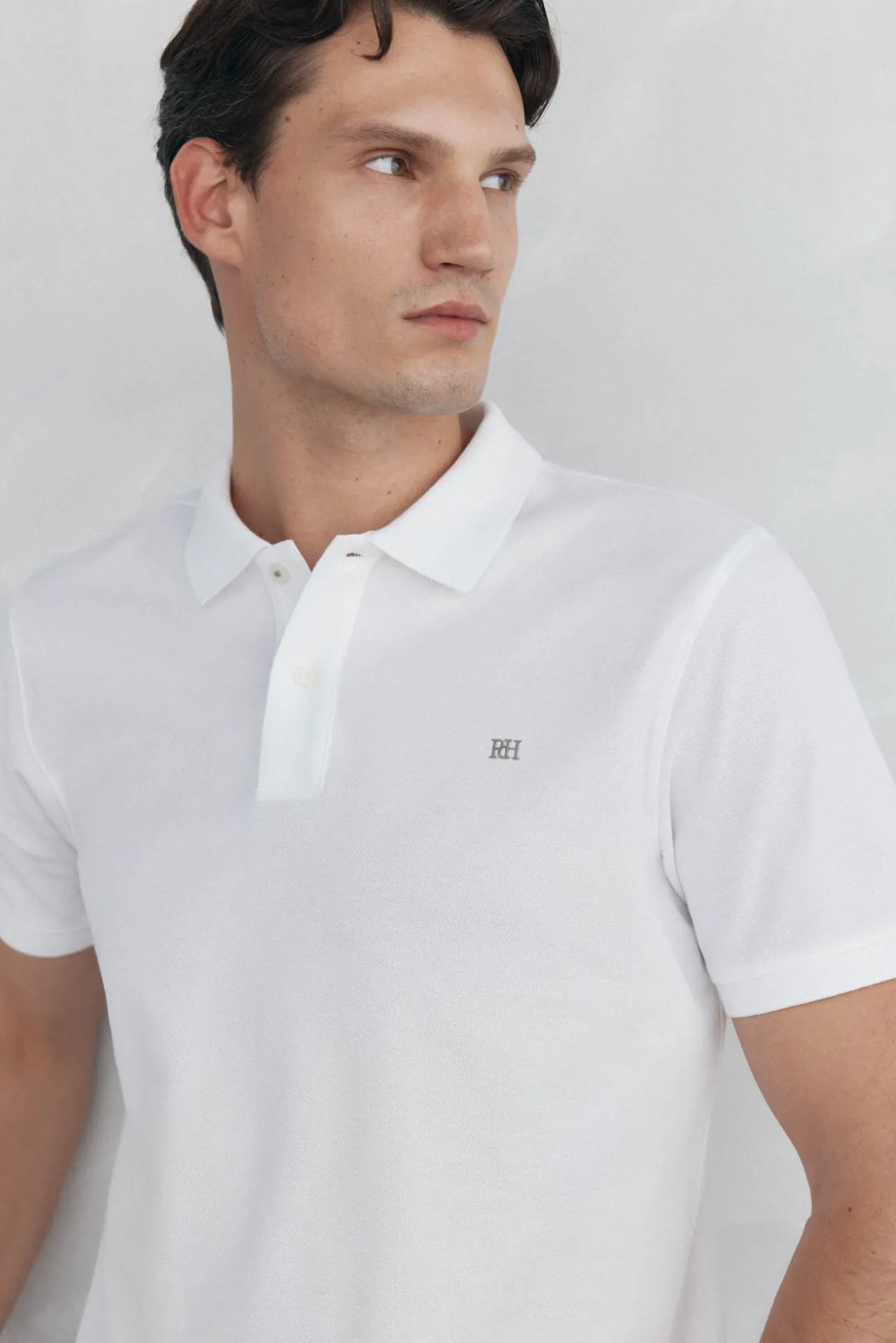 Polo básico regular em piqué