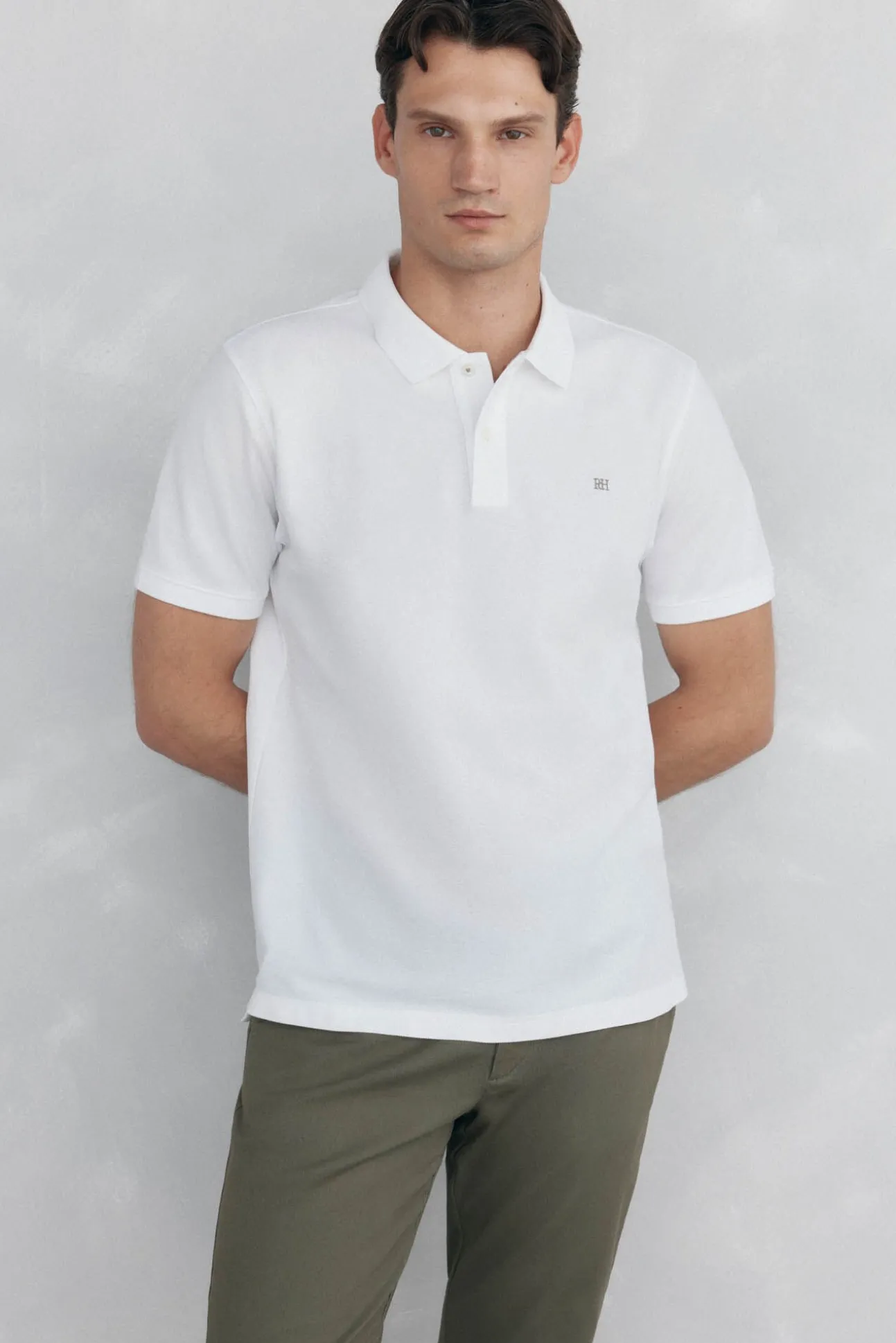 Polo básico regular em piqué