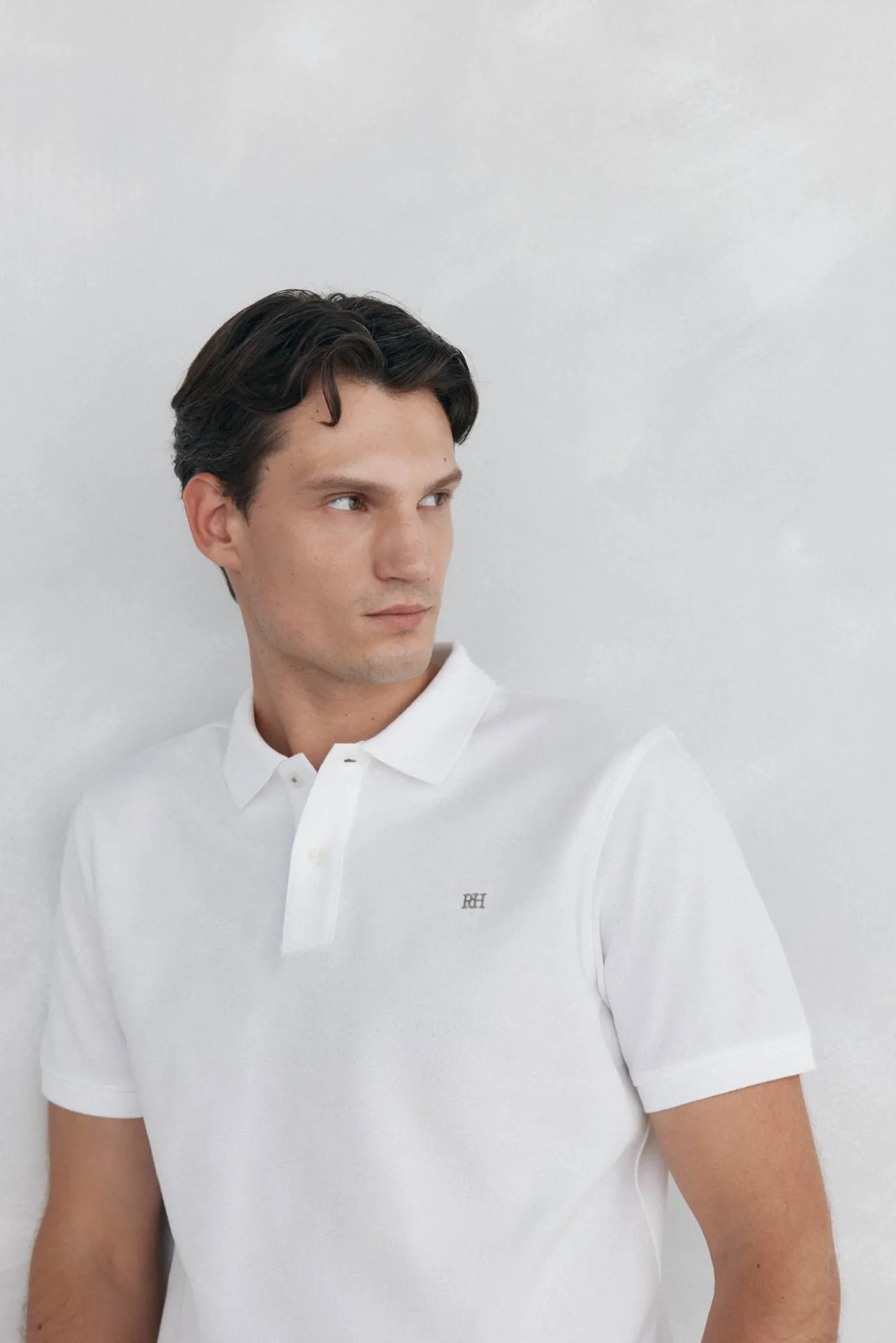 Polo básico regular em piqué
