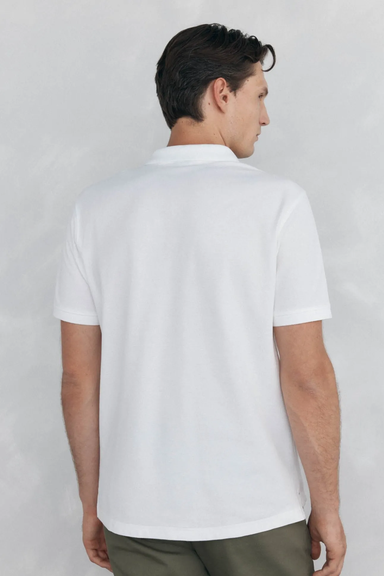 Polo básico regular em piqué