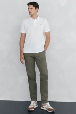Polo básico regular em piqué