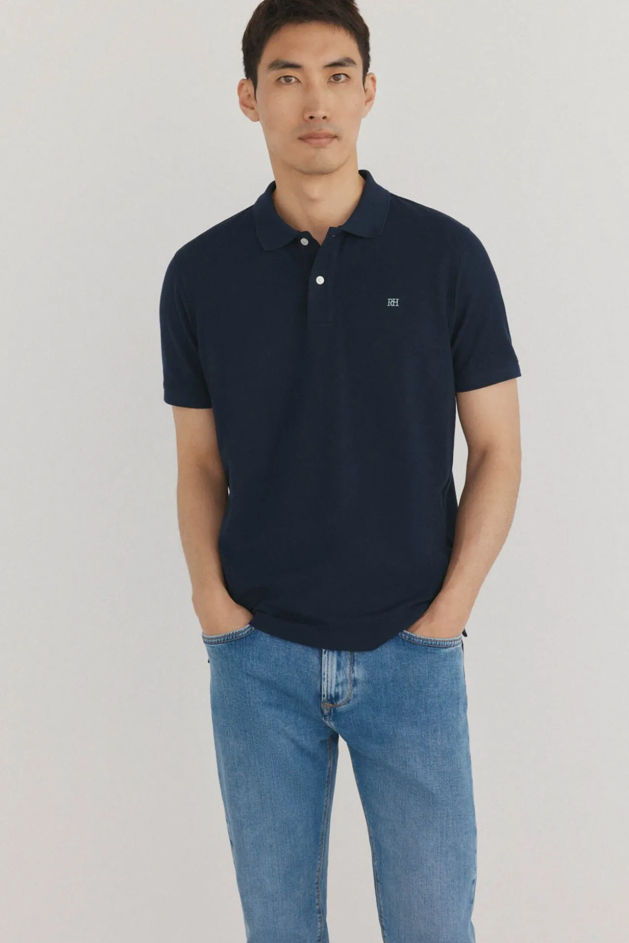 Polo básico regular em piqué