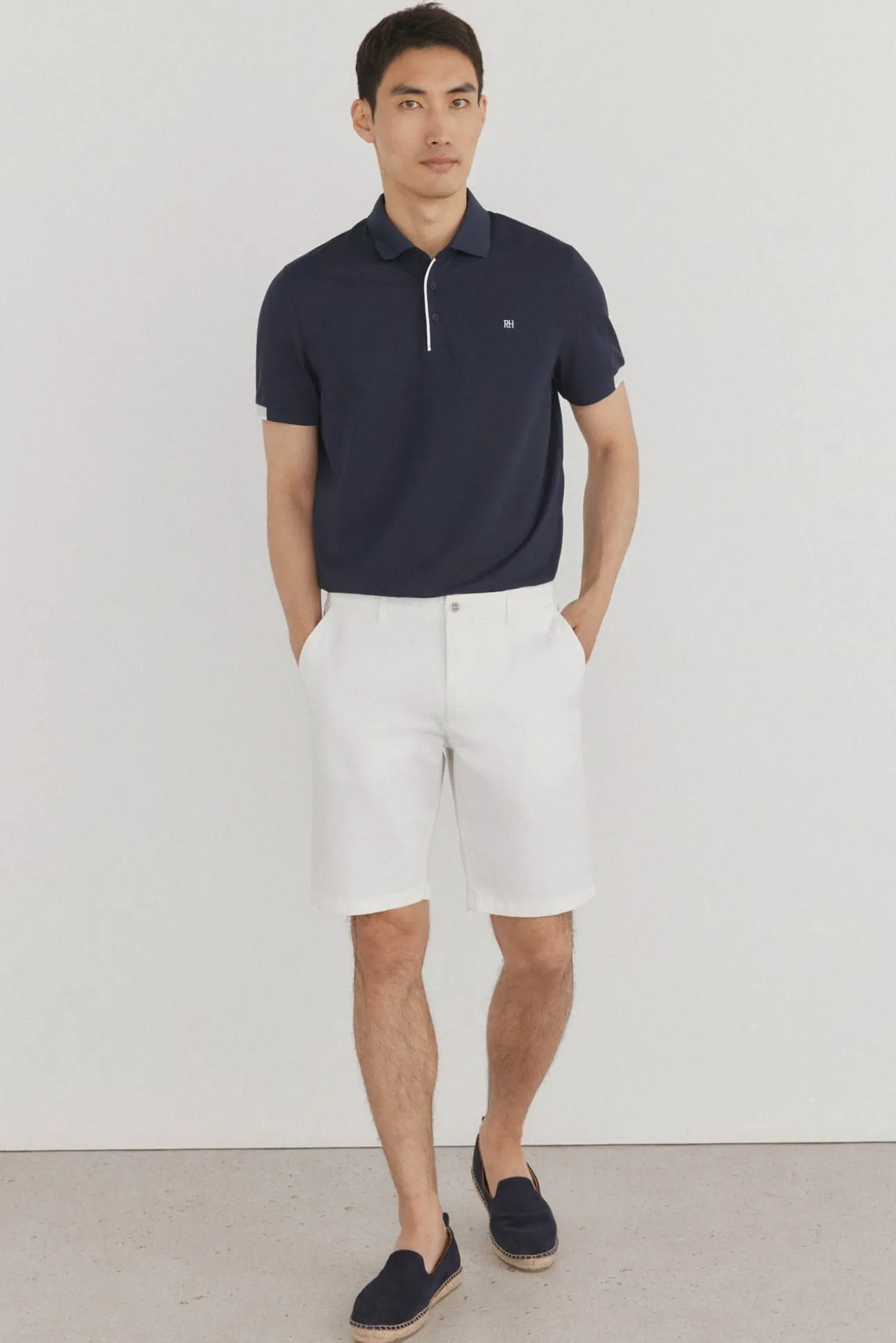 Polo com punhos contrastantes