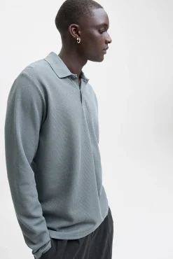 Polo de corte regular