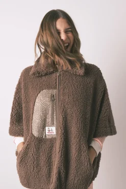 Poncho curto de robe de borrego marrom do Snoopy
