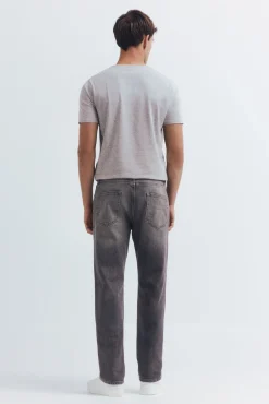 regular fit