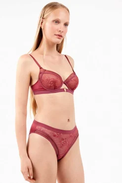 Renda alta de cueca floral