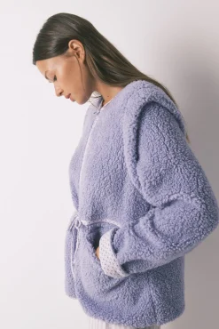Robe curto de pele de borrego lilás