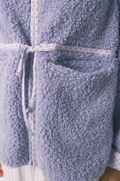 Robe curto de pele de borrego lilás