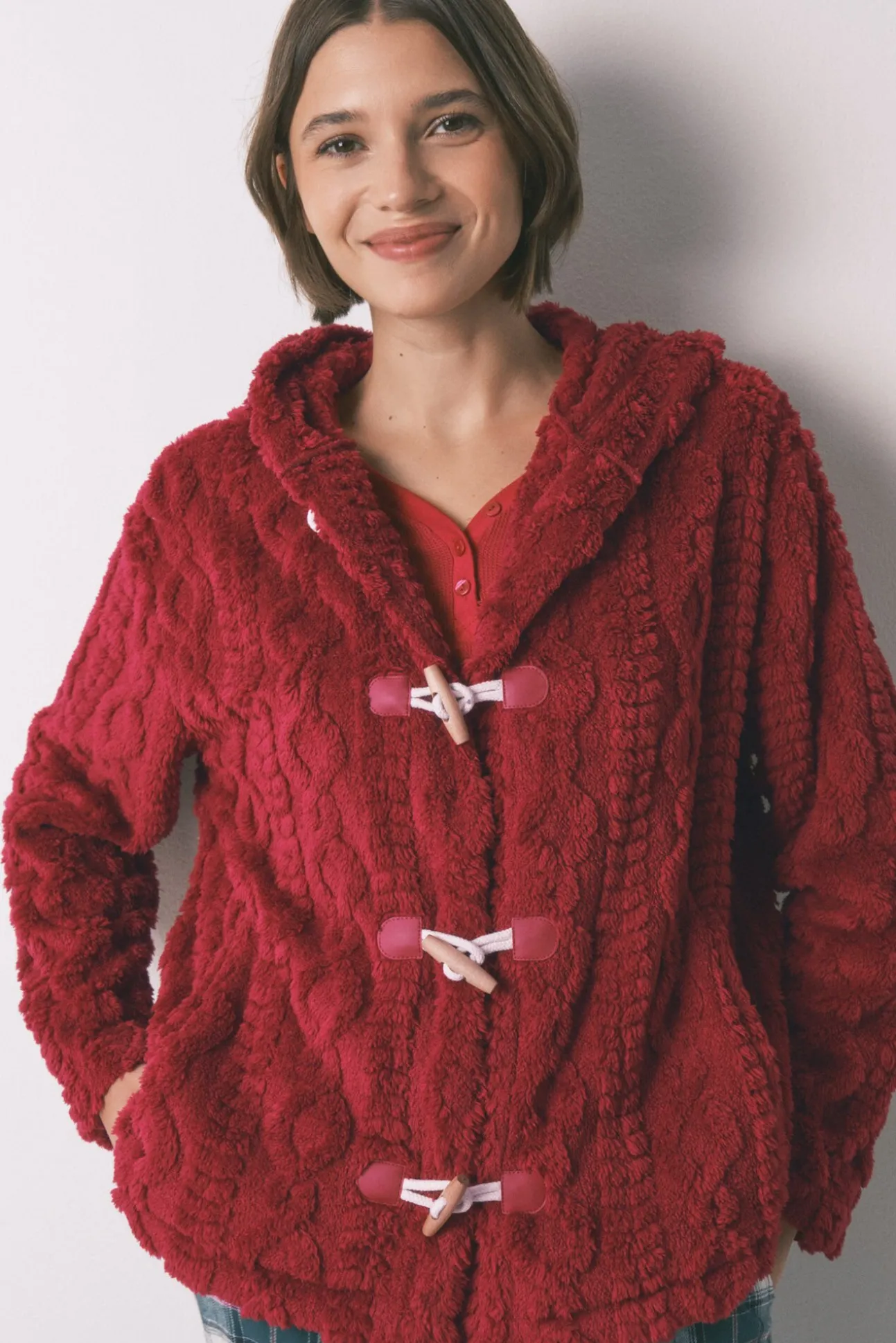 Robe curto polar com capuz suave vermelho