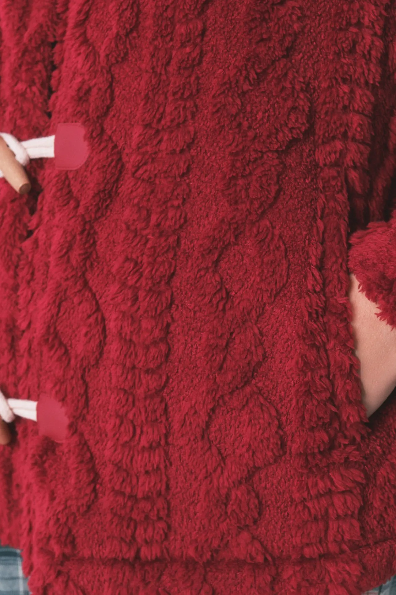 Robe curto polar com capuz suave vermelho