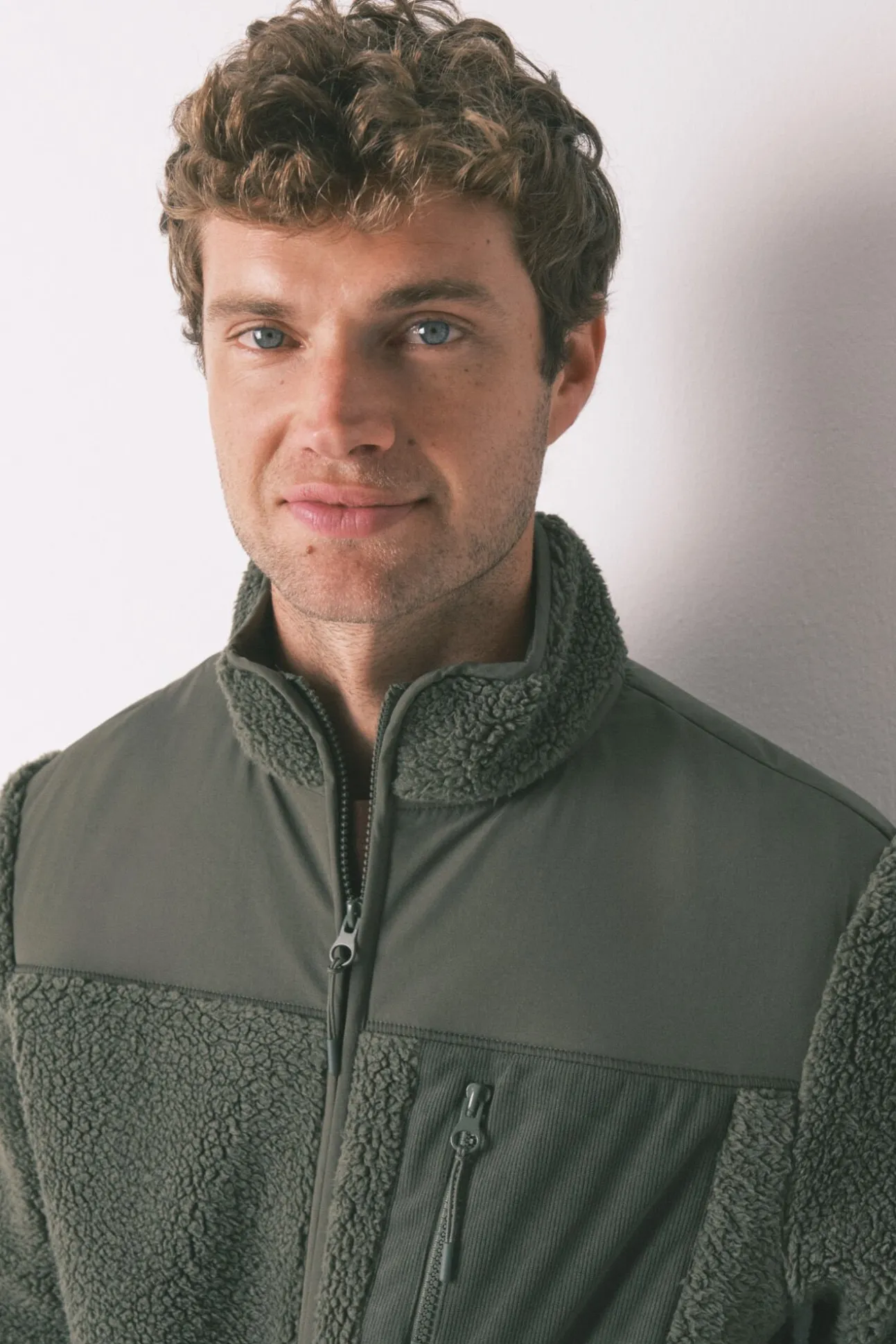 Robe curto verde de borrego masculino