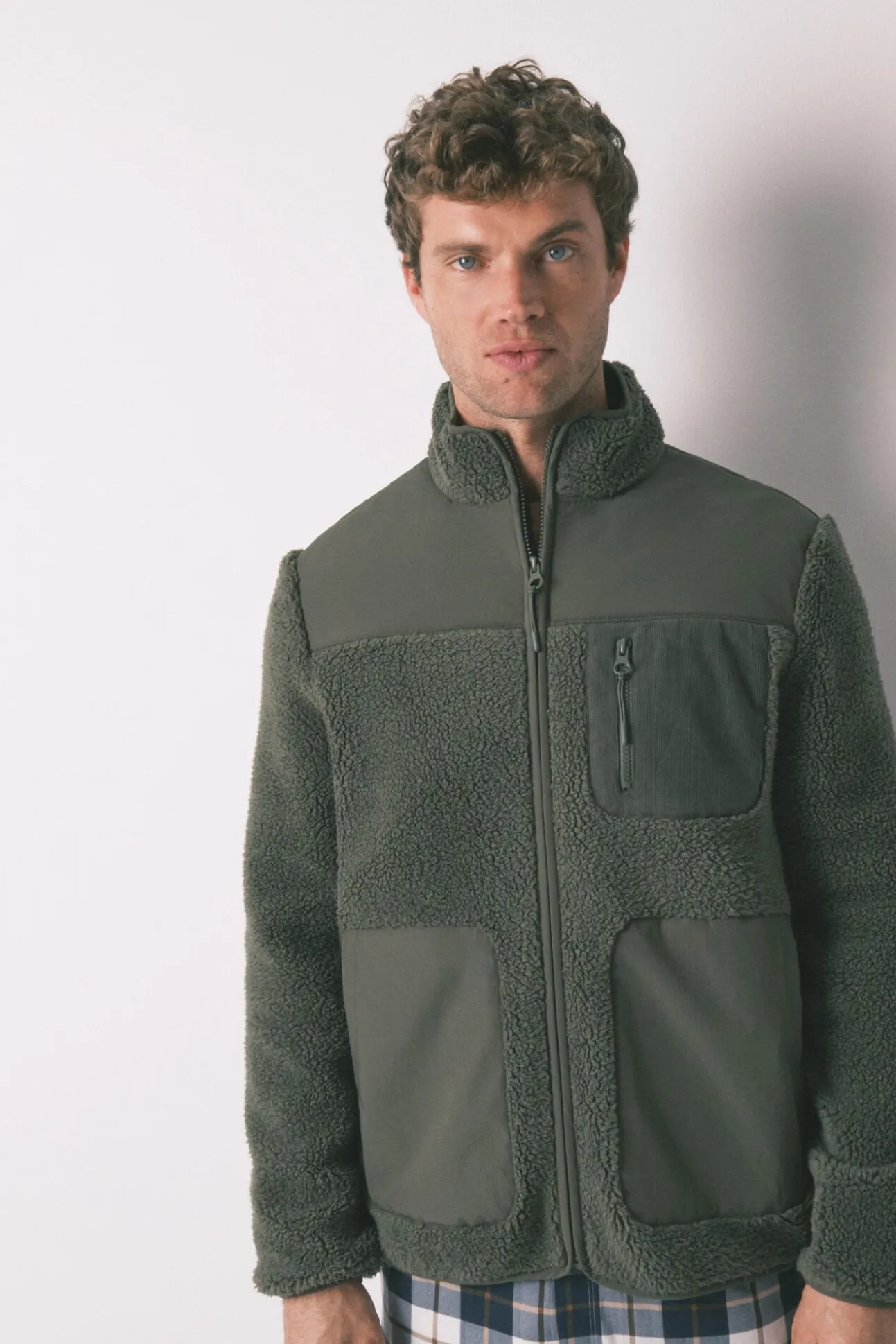Robe curto verde de borrego masculino