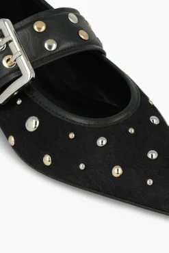 Sabrinas de couro com tachas