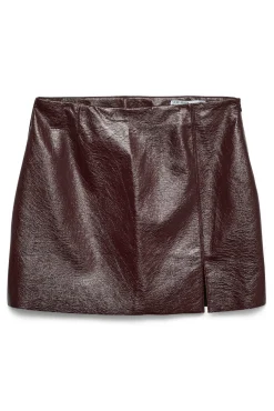 Saia curta de couro sintético plus size