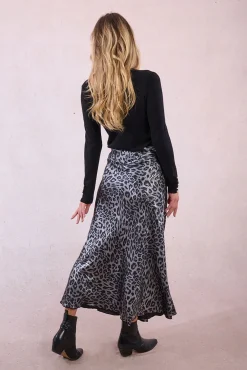 Saia longa de cetim com estampado