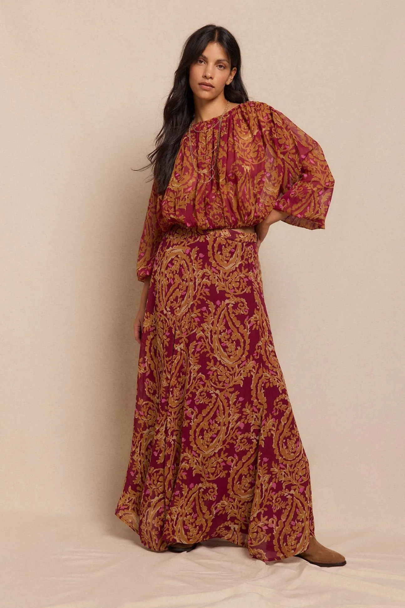 Saia midi capa estampada