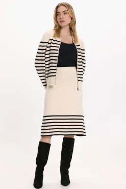 Saia midi de malha com viscose