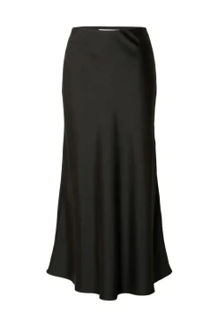 Saia midi fluida confecionada com materiais reciclados.