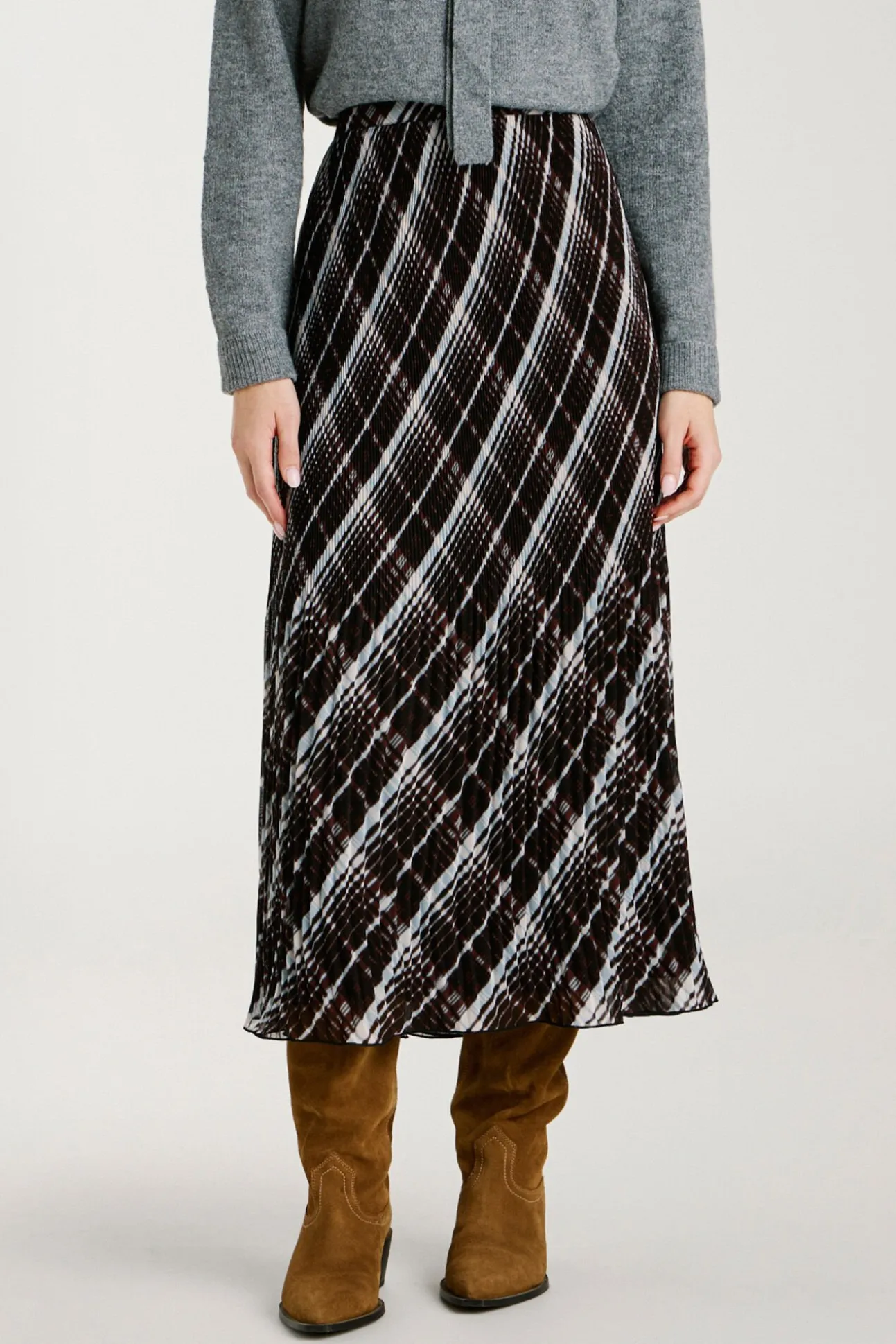 Saia midi plissada de chiffon