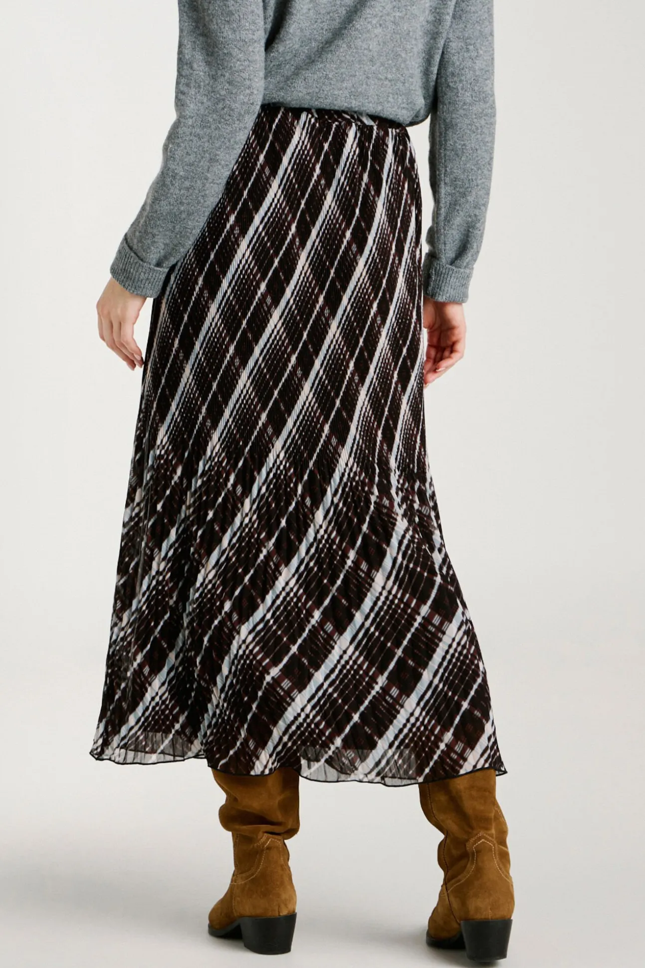 Saia midi plissada de chiffon