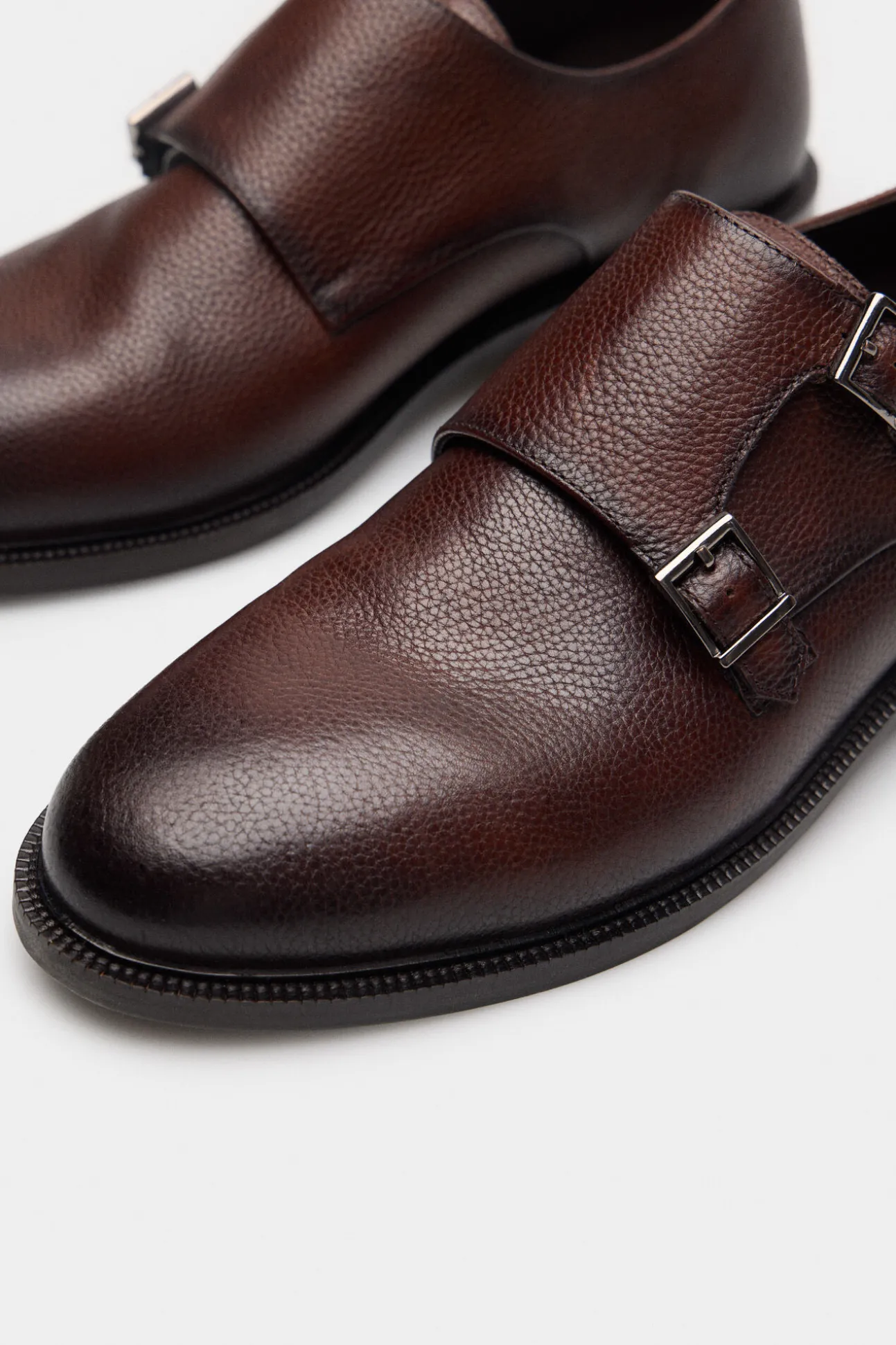 Sapato elegante 2 fivelas