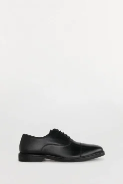 Sapato elegante liso