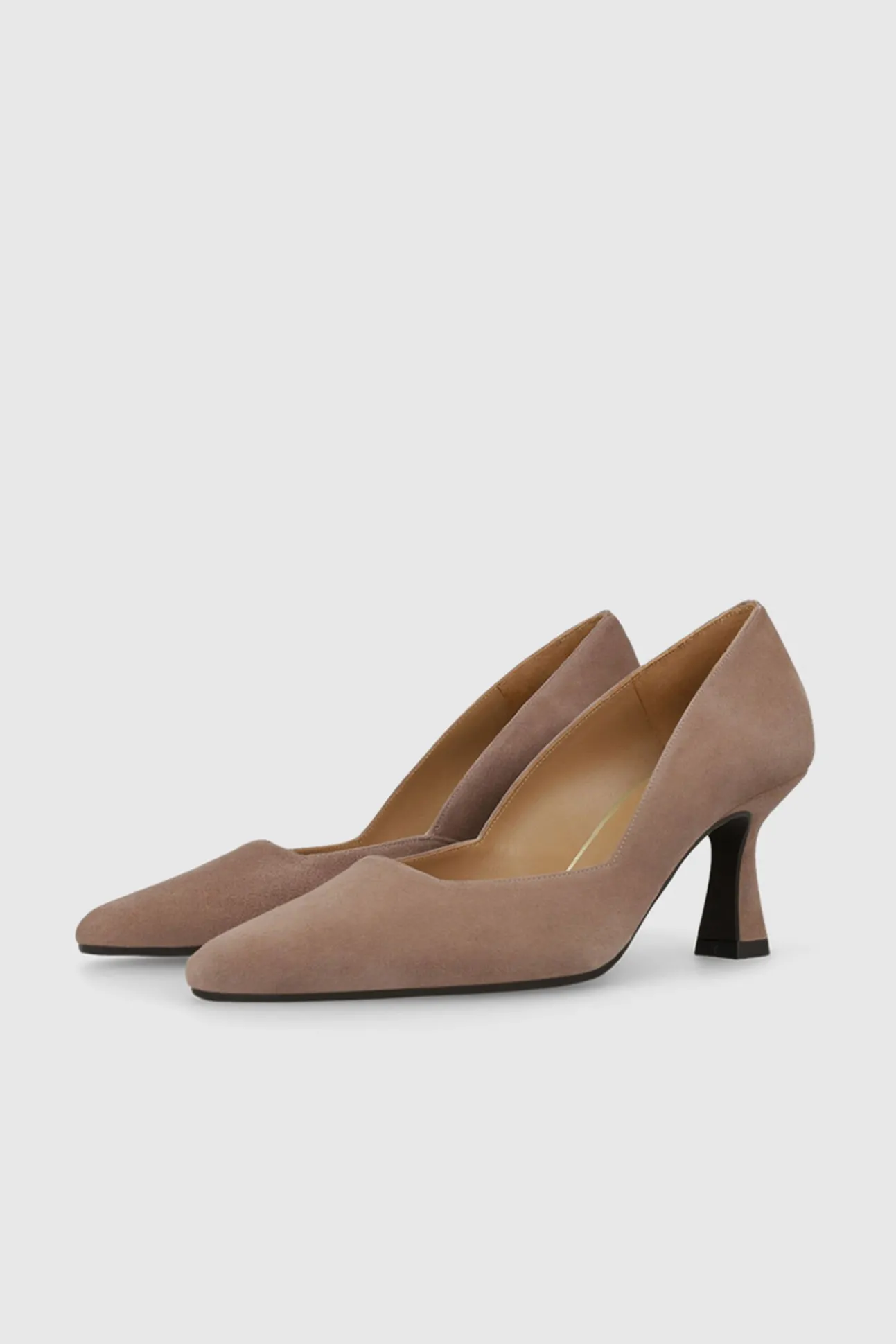 Sapatos de camurça com decote quadrado