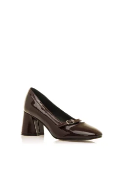 Sapatos de salto