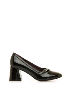Sapatos de salto