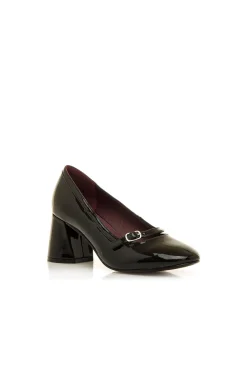 Sapatos de salto