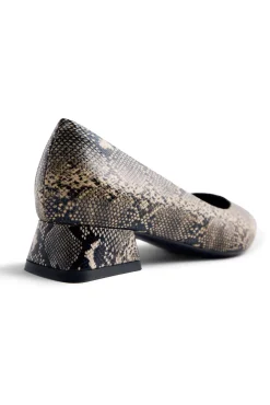 Sapatos de salto