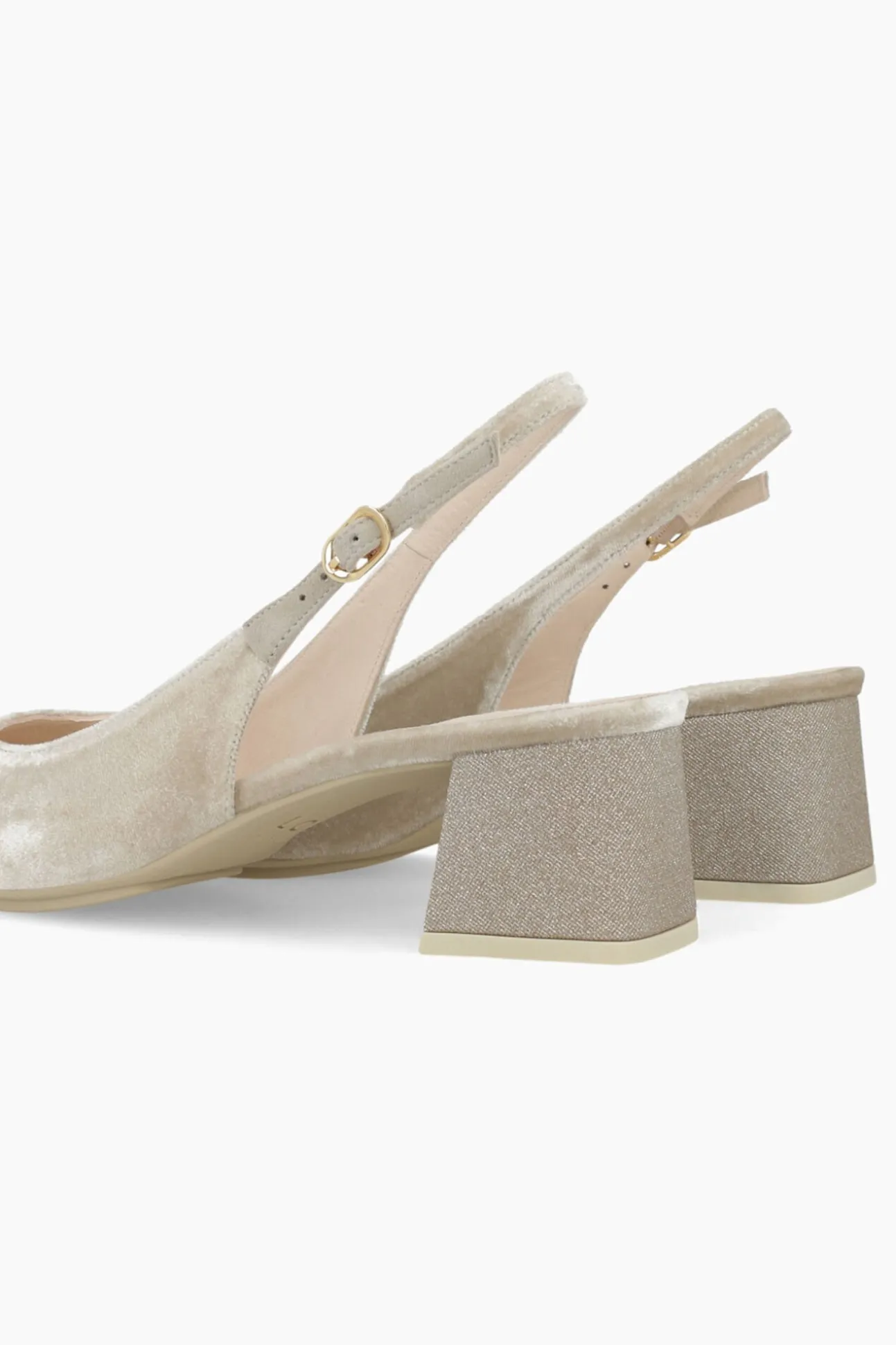 Sapatos de veludo