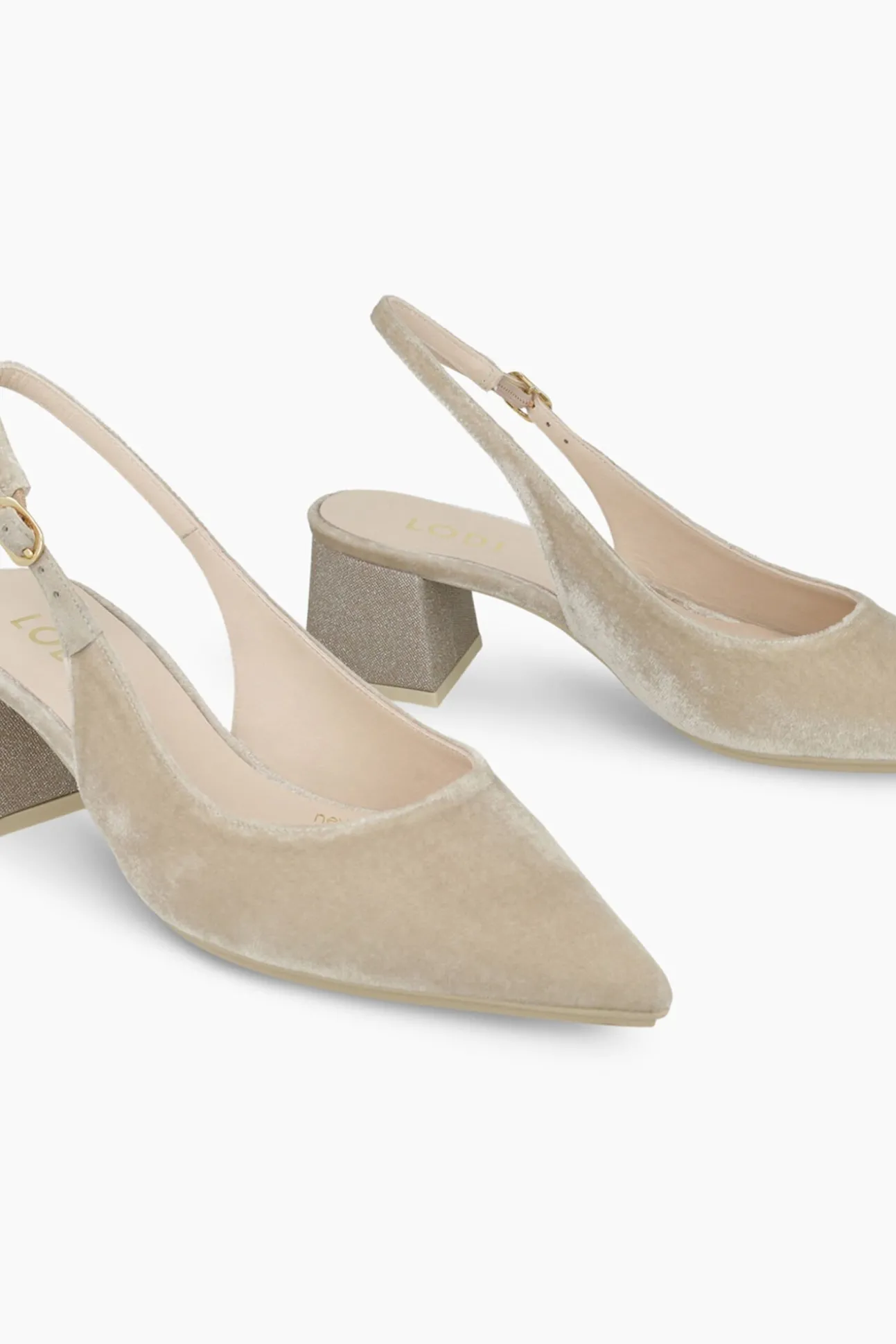 Sapatos de veludo