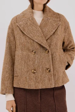 Sobretudo curto tecido