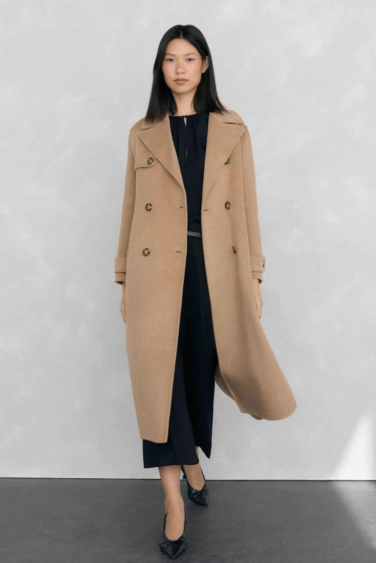Sobretudo longo de dois trench