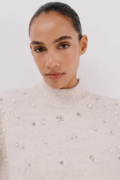 Suéter com strass e pérolas