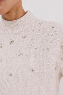 Suéter com strass e pérolas