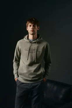 Sweatshirt capuz