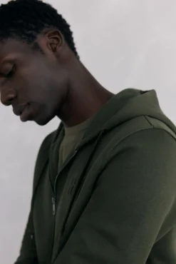 Sweatshirt com capuz em tecido técnico