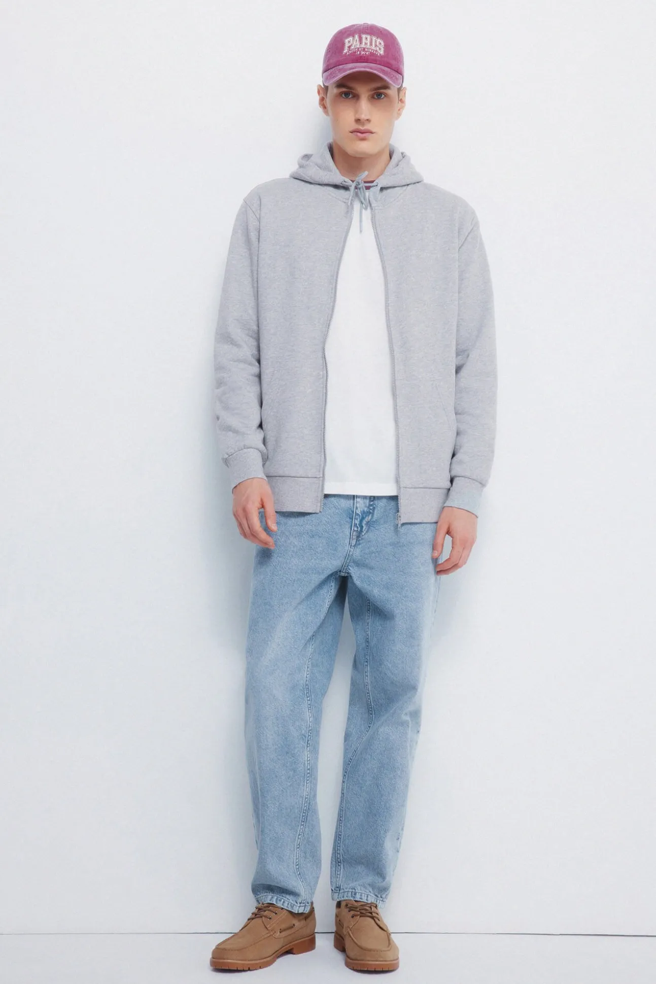 Sweatshirt com fecho-éclair e capuz